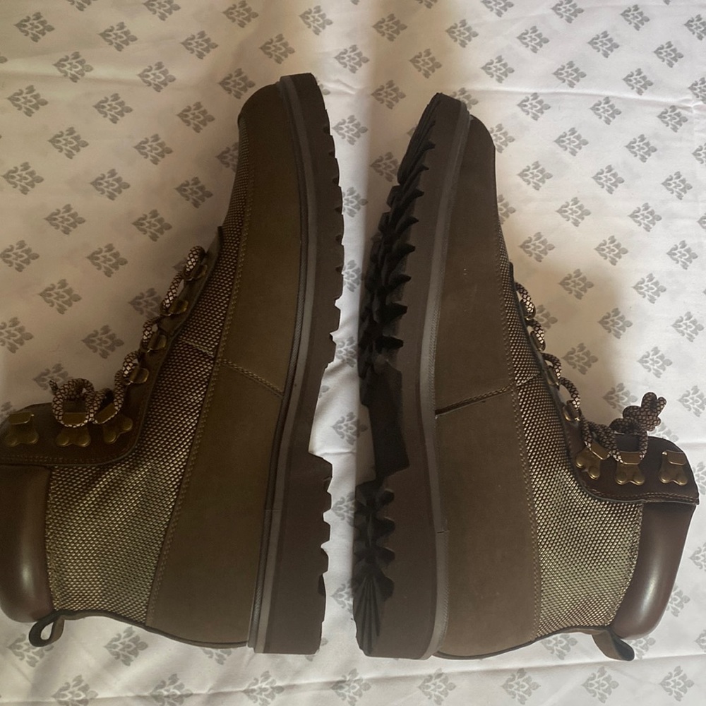 Kenneth Cole Reaction Boots